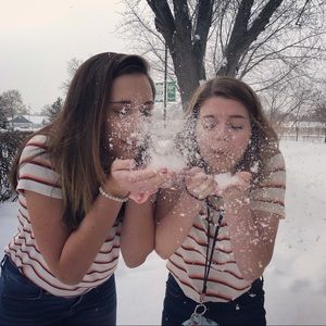 Meet your Posher, Elise